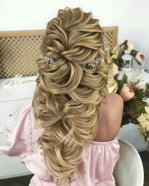 Прически красивые платья Pin on Penteado-hairstyle Long hair styles, Bride hairstyles, Hair styles