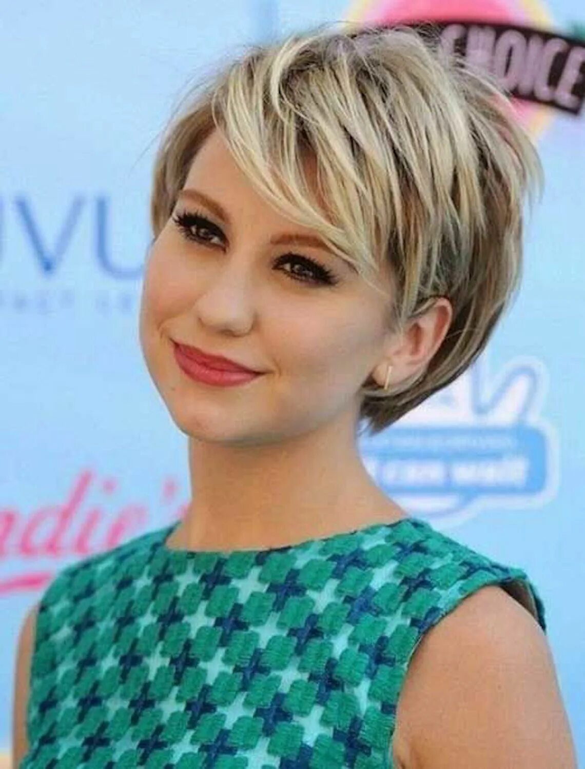 Прически круглое лицо с короткой челкой 30 Short Hairstyles to Suit the Modern Mum - Stay at Home Mum Visage rond cheveu