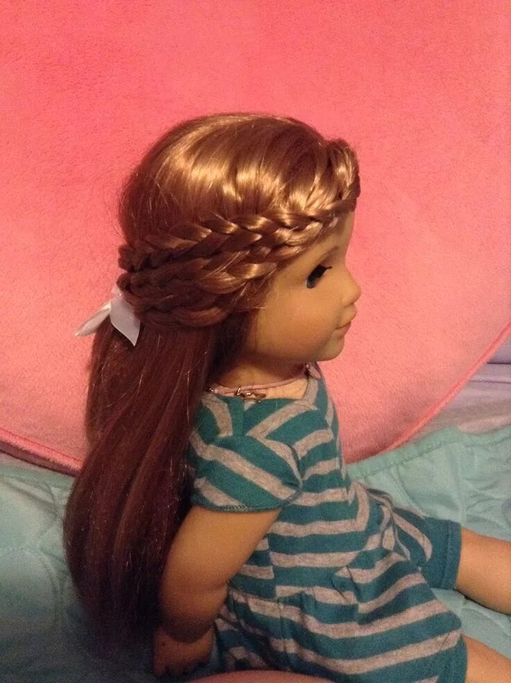 Прически куклам на длинные волосы A cute and easy hairstyle for your American Girl Doll! This is McKenna. American