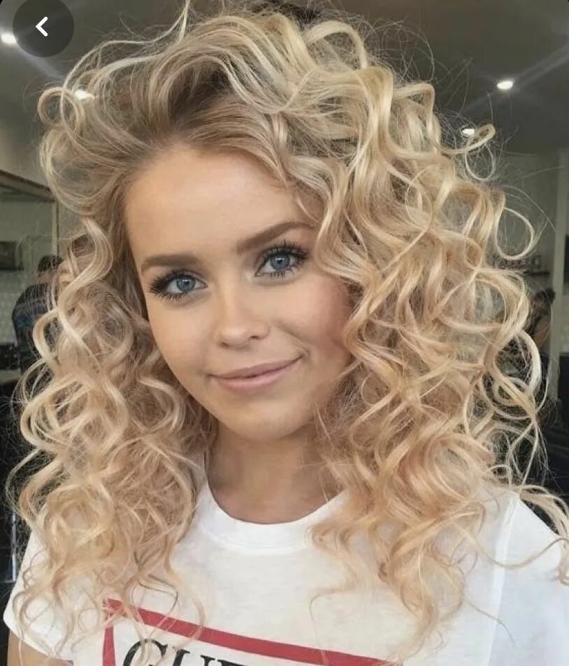 Прически легкие кудри на средние волосы Curles Curly hair styles, Long hair styles, Cool blonde hair