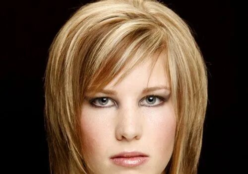 Прически лесенкой на средние волосы фото The Shaggy Layering Adds Structure This Bob Hairstyle Short Front Copper blonde 