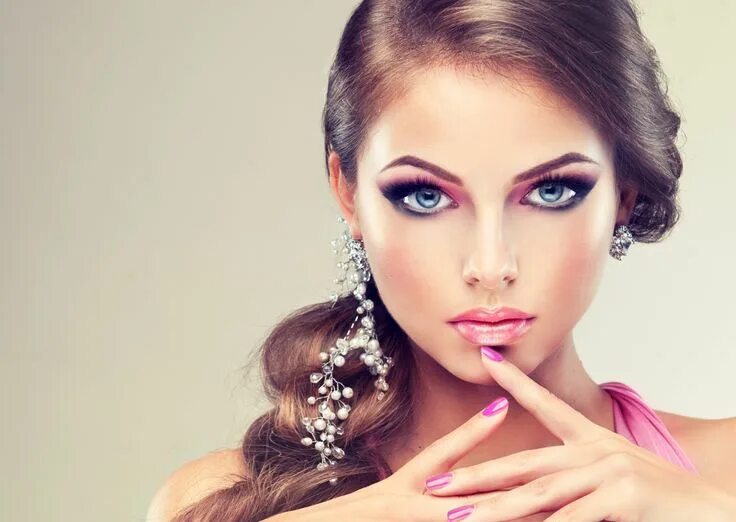 Прически макияж девушек фото Pin på Makeup&HairStyle