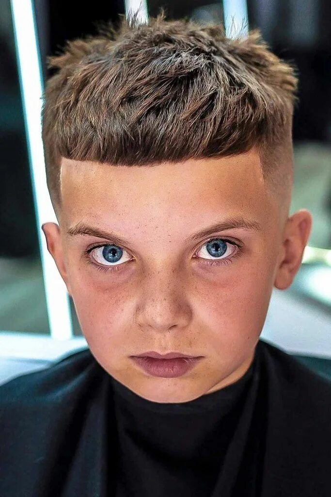 Прически мальчикам 10 лет с челкой 75+ Fresh Boys Haircuts For A Stylish Leap Into 2024 Cute boys haircuts, Boy hai