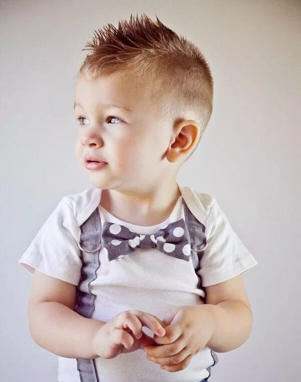 Прически мальчикам 3 года фото The Mohawk Haircut Baby boy hairstyles, Toddler boy haircuts, Little boy haircut