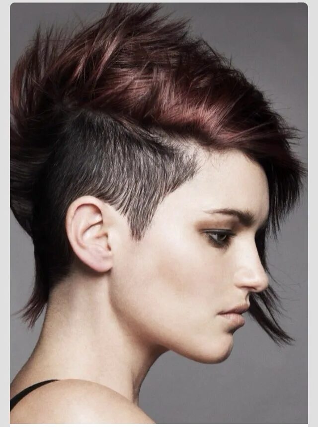 Прически молодежи женские Pin on Hair Ideas Half shaved hair, Short punk hair, Punk hair