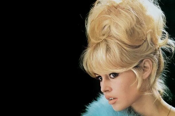 Прически молодости The 10 Most Iconic Hairstyles in 2019 Bardot hair, Beehive hair, 1960s hair