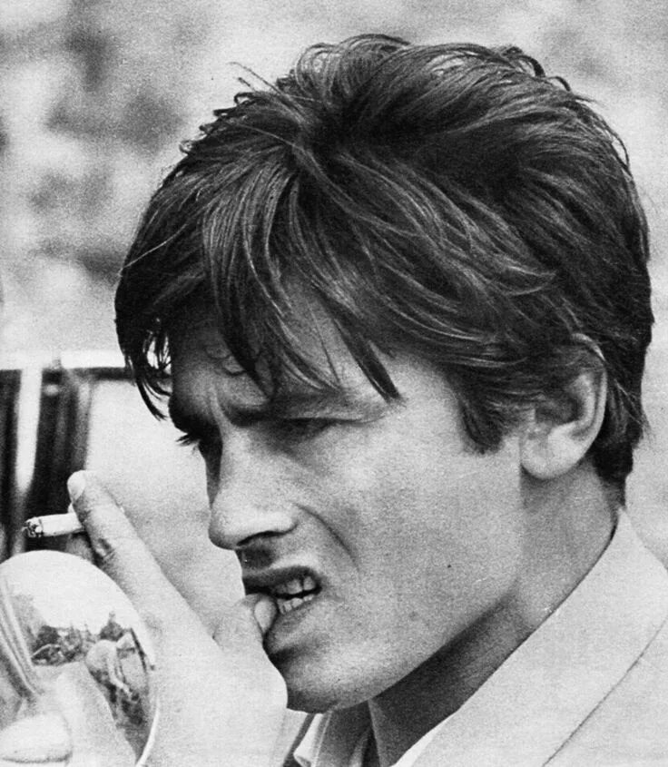 Прически молодости Pin on Monochrome Alain delon, Handsome male actors, Hollywood actor