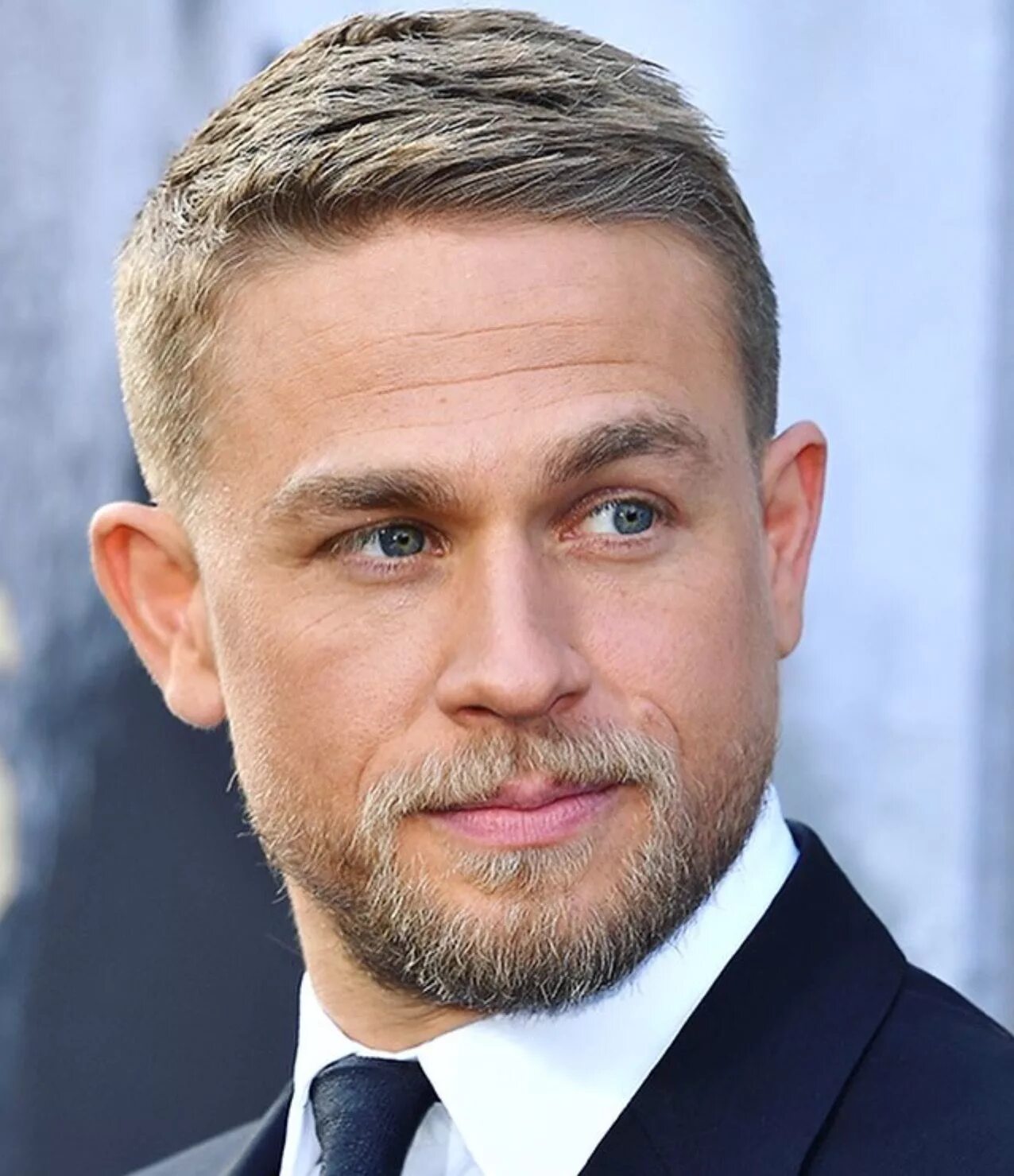 Прически мужские для полного Charlie Hunnam Haircuts for men, Mens haircuts short, Mens haircuts fade