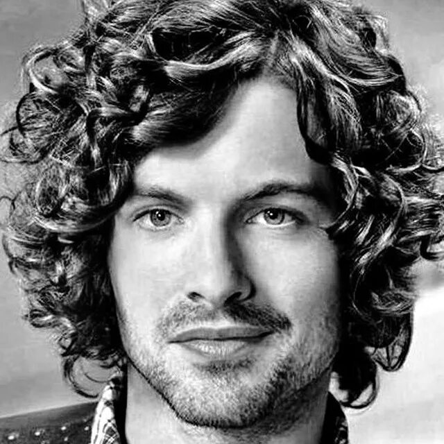 Men's Medium Curly Hairstyles - Best Curly Hairstyles For Men: Cool Haircuts For