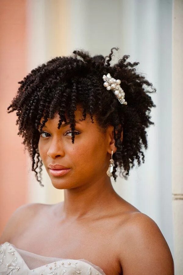 Прически на афро волосы Pretty And Suitable Black Bridal Hairstyles Natural hair wedding, Natural weddin