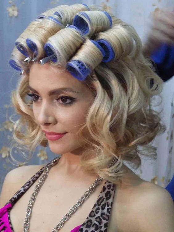 Прически на бигуди на короткие волосы Pin by Rose Bouquet on In Rollers Universe in 2024 Best hair rollers, Hair rolle