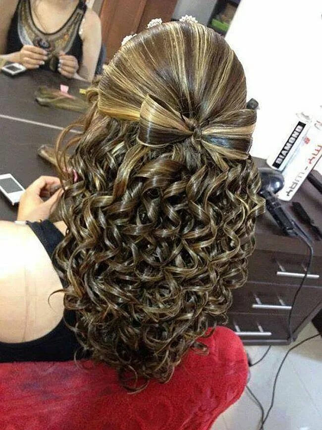 Прически на день рождения 18 лет 13 Great Hair Bow Pictures That Will Inspire Your Own Hairstyles Long hair style