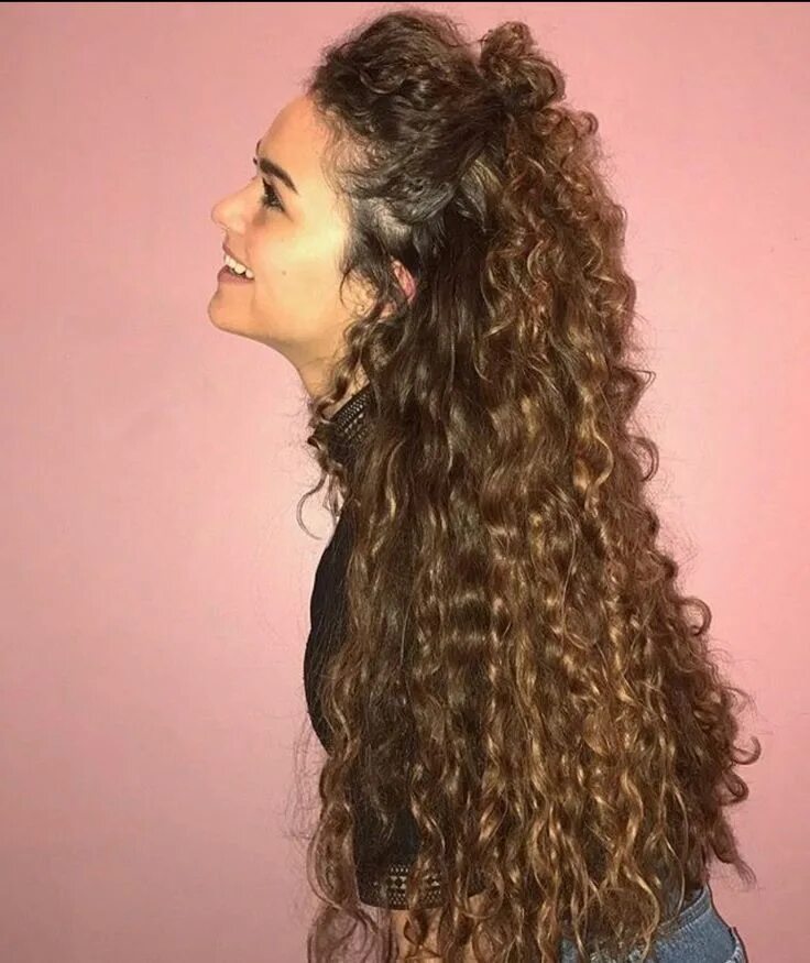 Прически на длинные кудрявые волосы Pin de RJ em Long hair Cabelo cacheado comprido, Cabelo lindo, Cabelo