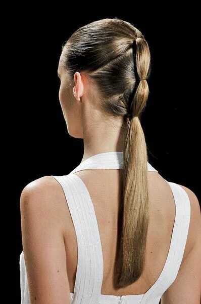 Прически на длинные редкие волосы Hervé Léger by Max Azria at New York Fashion Week Spring 2012 Runway hair, Ponyt