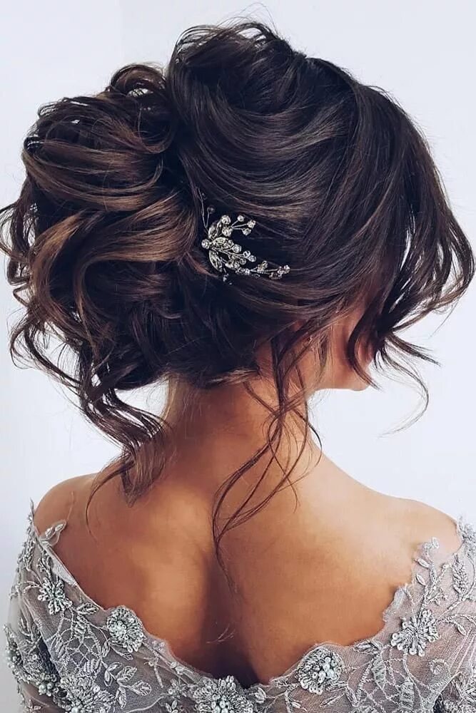 Прически на длинные волосы открытые плечи wedding hairstyles for long hair curly updo on dark hair with ctystal pin ksenya