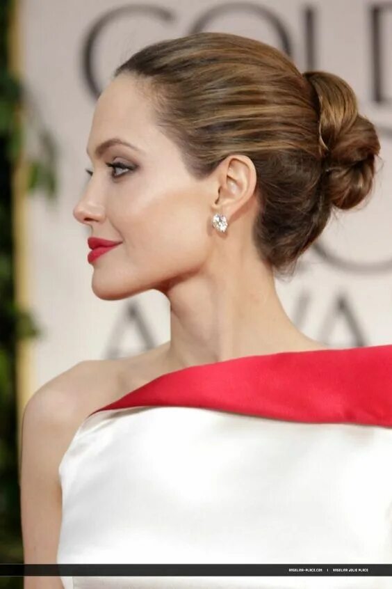 Прически на длинные волосы под костюм Angelina Jolie Updo HairStyles - CIAO BELLA BODY Hair makeup, Bridesmaid hair, A