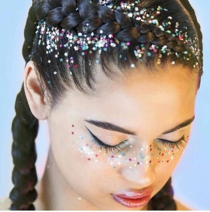 Прически на длинные волосы со стразами Pin de Claudio Barbetti Domina Hair em G22 Glitter on Hair - Glitter sui Capelli