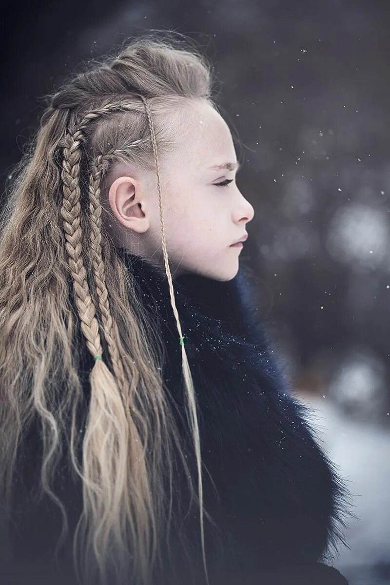 Прически на длинные волосы в стиле викинг Vikings inspired braided long hair winter portrait Buffalo NY Kristen Rice shiel