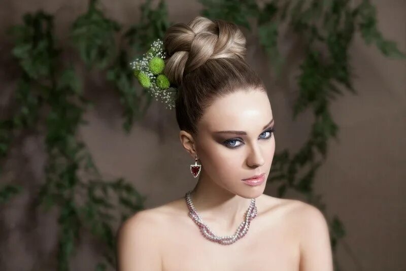 Прически на фотосессию для женщин Avi Malka коллекция свадебных причёсок 2013 Hairtrend