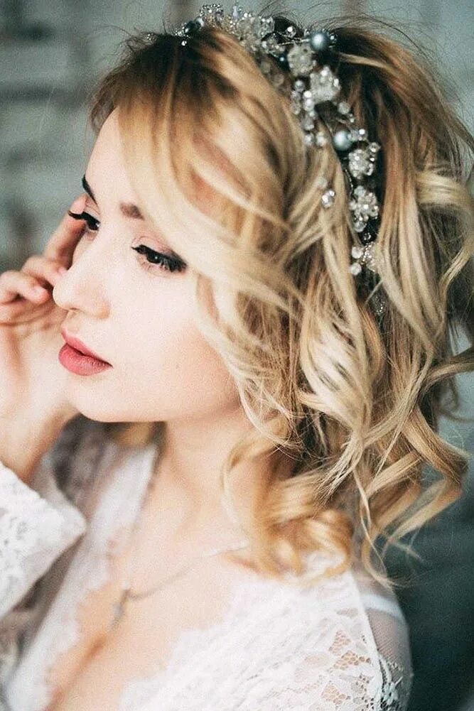 Прически на каре распущенные 33 Stylish Wedding Hairstyles With Hair Down Headband hairstyles, Short wedding 