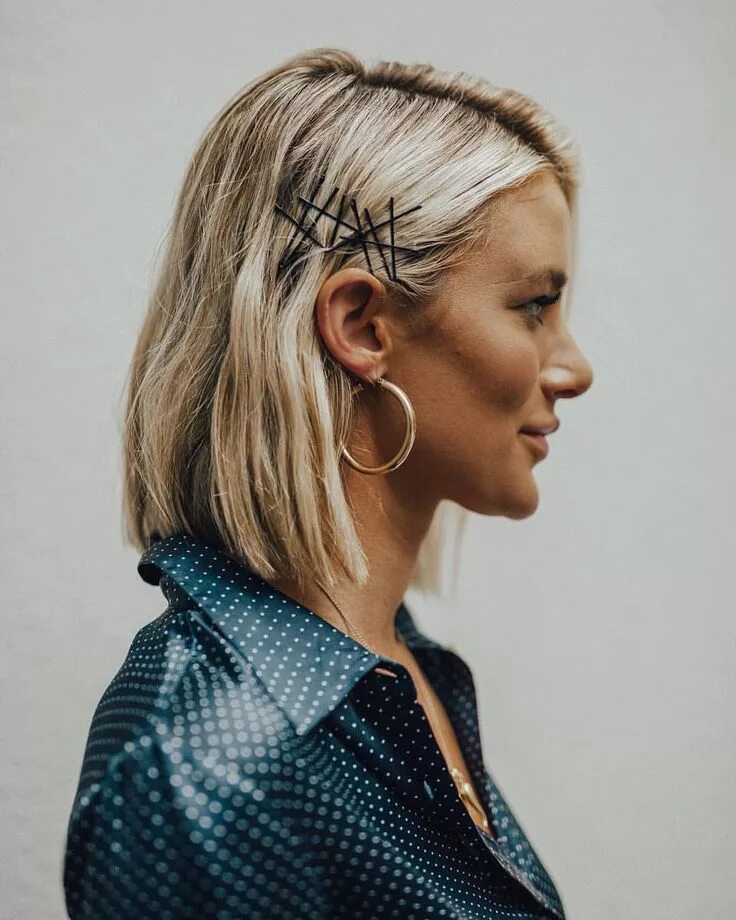 Прически на каре с невидимками Sage Coralli Wilson on Instagram: "stepped up my hair game this NYFW ✨ thanks to