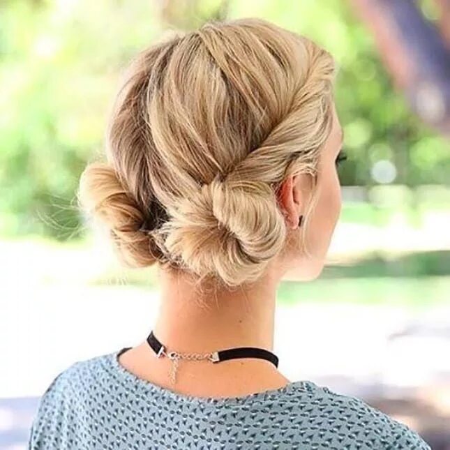 Прически на каждый день лета How to Style Macaron Buns Like a French Girl Long hair styles, Hair styles, Cute