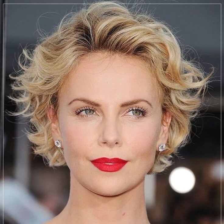 Прически на короткие кудри фото Pin on Charlize theron Oval face hairstyles, Oval face haircuts, Curly girl hair