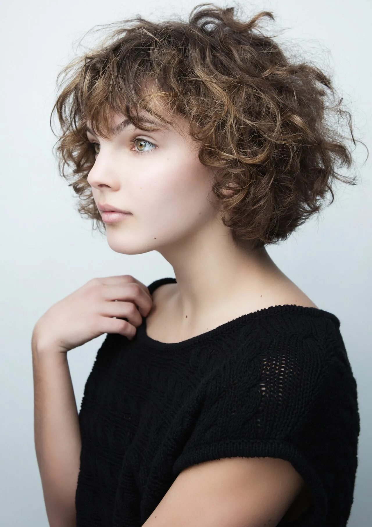 Прически на короткие пушистые волосы Camren Bicondova Curly hair styles, Short hair styles, Camren bicondova