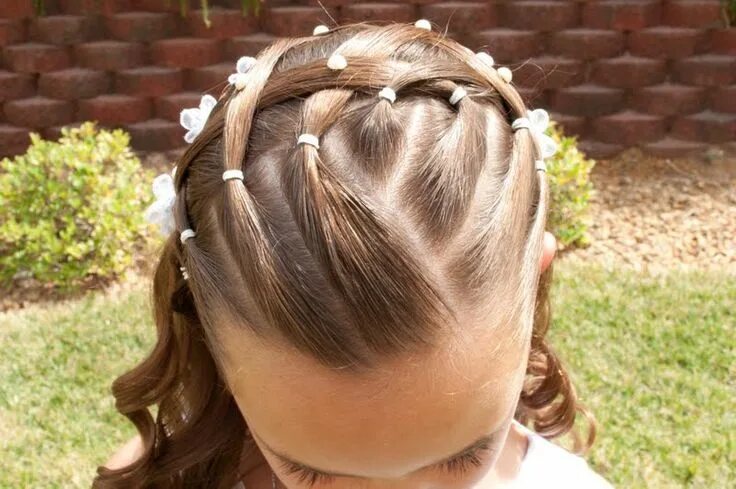 Прически на короткие волосы 4 класс Baptism hairstyles, Girl hairstyles, Hair styles