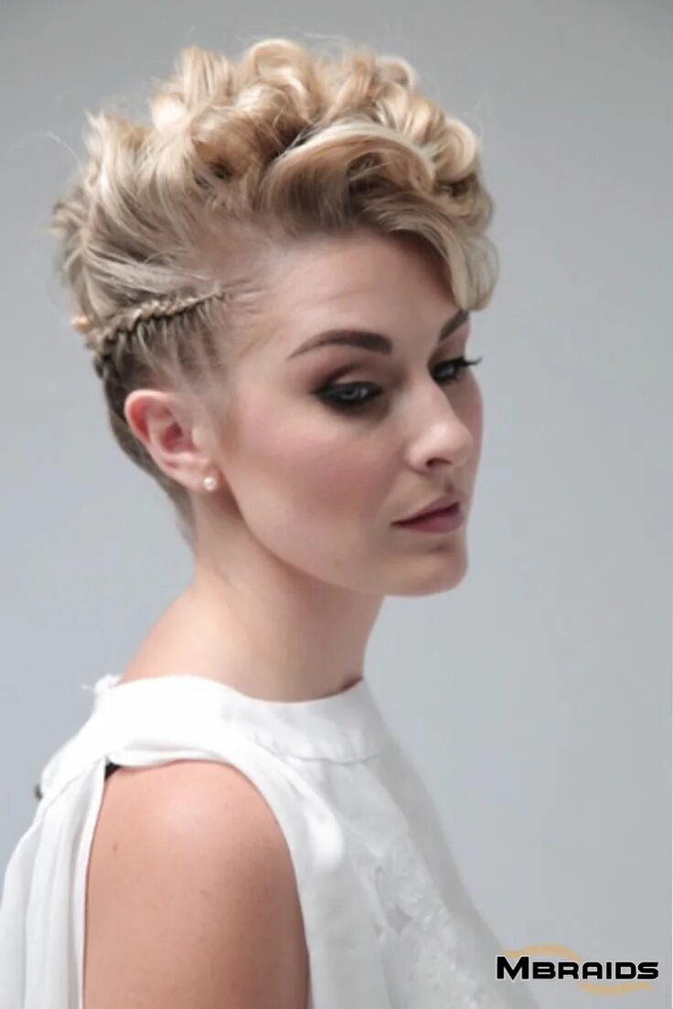 Прически на короткие волосы 65 Pin by amanda smit on Hair Short wedding hair, Short hair cuts, Curly hair style