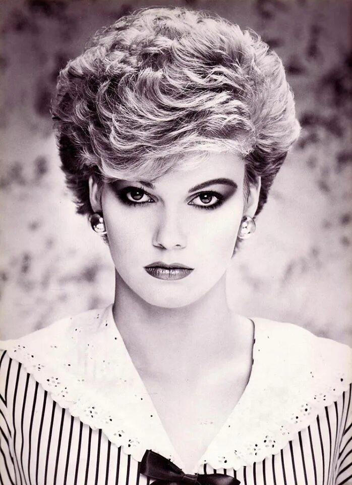 Прически на короткие волосы 80 годов Pin on Genuine 80s haircuts Really short hair, Wedge hairstyles, Retro hairstyle