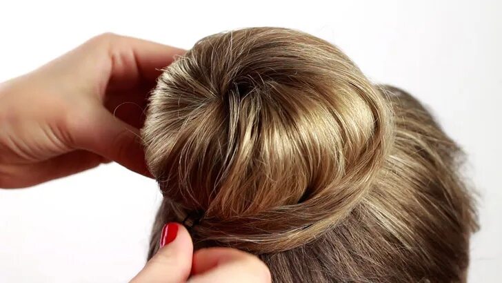 Бублик на короткие, средние и длинные волосы: 10 красивых примеров Sock bun hair