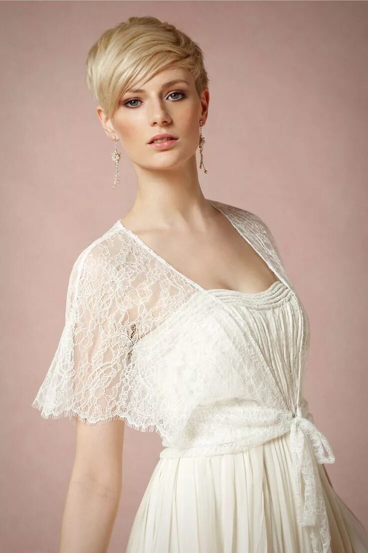 Прически на короткие волосы под платье Lace Aura Wrap from BHLDN Short wedding hair, Short wedding dress, Cute wedding 