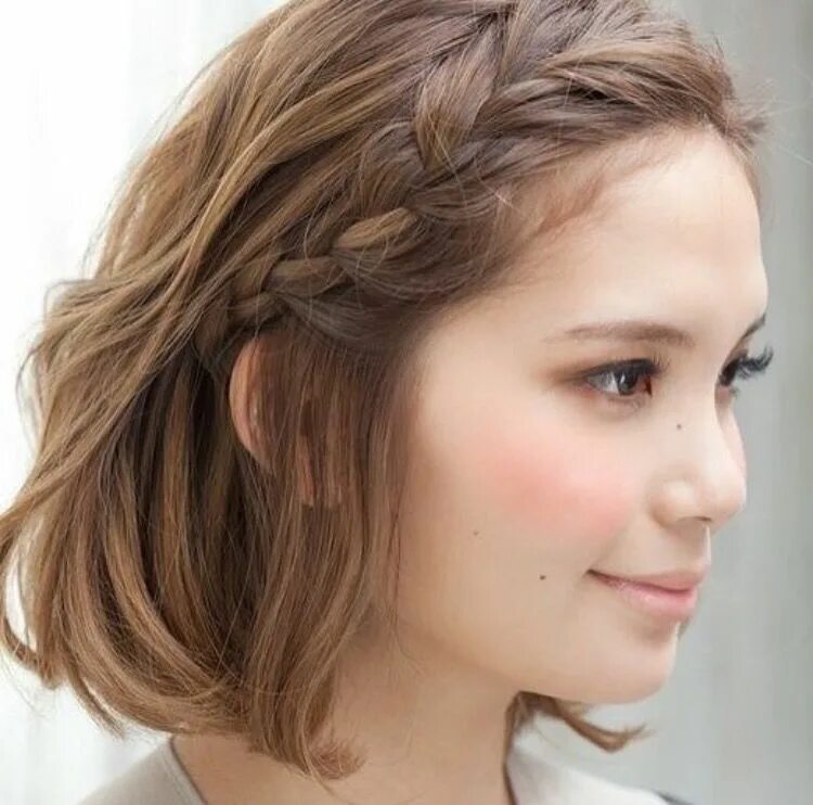 Прически на короткие волосы средней длины Cute hair and makeup Coiffures cheveux courts, Tresses pour cheveux courts, Coif