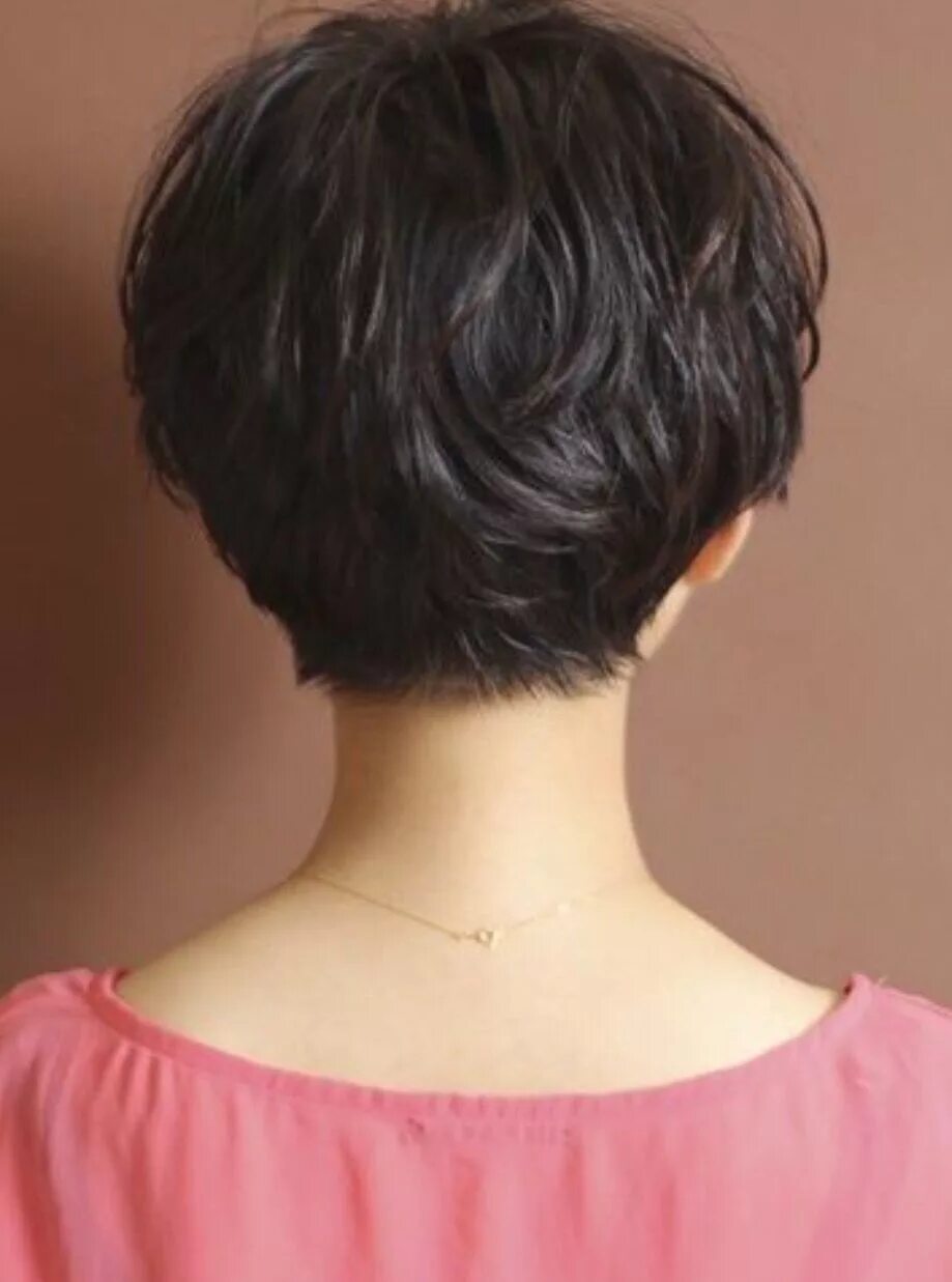 Прически на короткие волосы сзади Short round layers Short hair cuts, Haircut for thick hair, Hair cuts