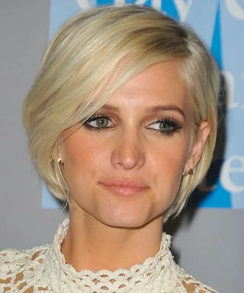 Прически на короткие жидкие волосы Ashlee Simpson Short Straight Layered Light Platinum Blonde Bob Haircut Short ha