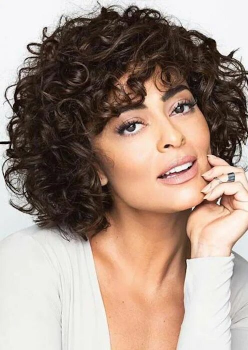 Прически на кудрявые волосы 40 лет Franja: Cinco Estilos para Você Encontrar o seu Preferido - Gabi May Curly hair 