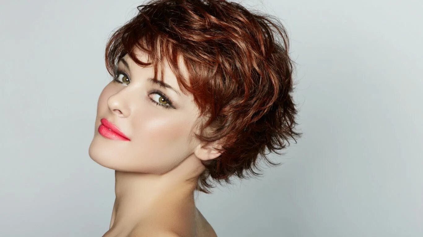 Прически на непослушные 33 стильные идеи укладки коротких волос Short hairstyles for thick hair, Short t