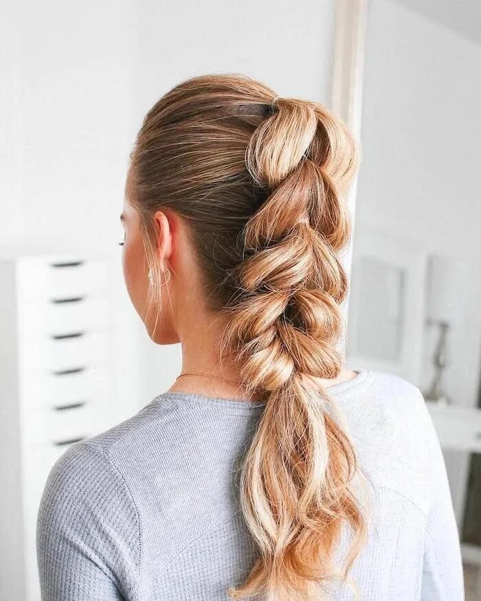 Прически на повседневку длинные blonde-hair-grey-blouse-ponytail-braid-styles-for-girls-white-background Braided