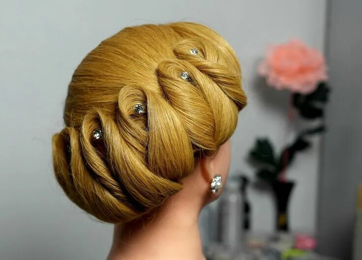 Прически на праздник Hairstyle for medium hair. Wedding updo Ballroom hair, Medium hair styles, Long 