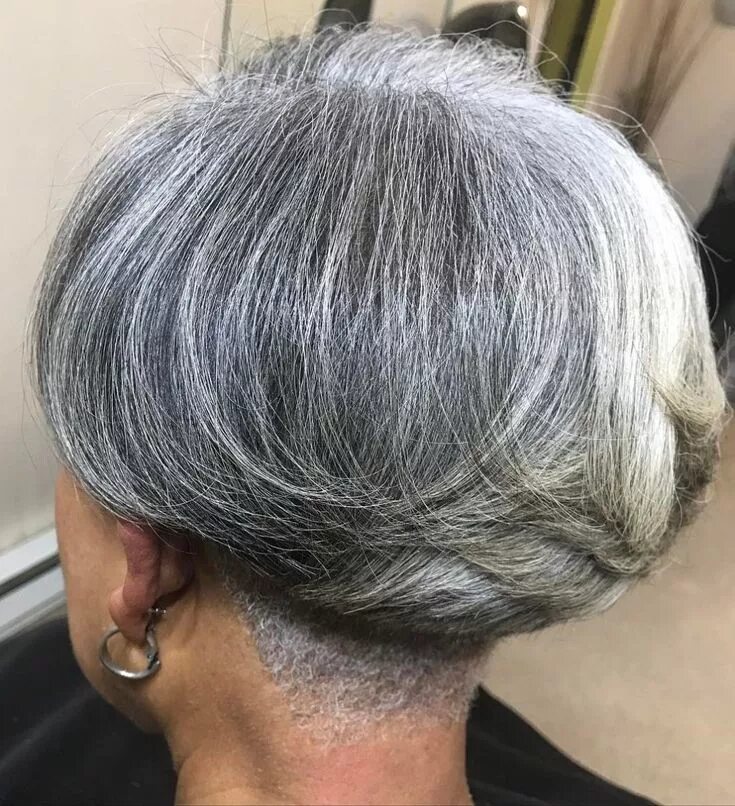 Прически на седые волосы 50 Trending Gray Hair Styles for 2024 - Hair Adviser Gorgeous gray hair, Short g