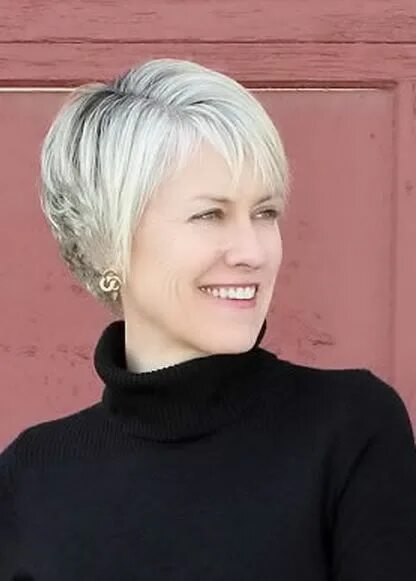 Прически на седые волосы после 50 короткие Image 8 of 11 - short hairstyles women over 50 side bangs and blonde color Photo