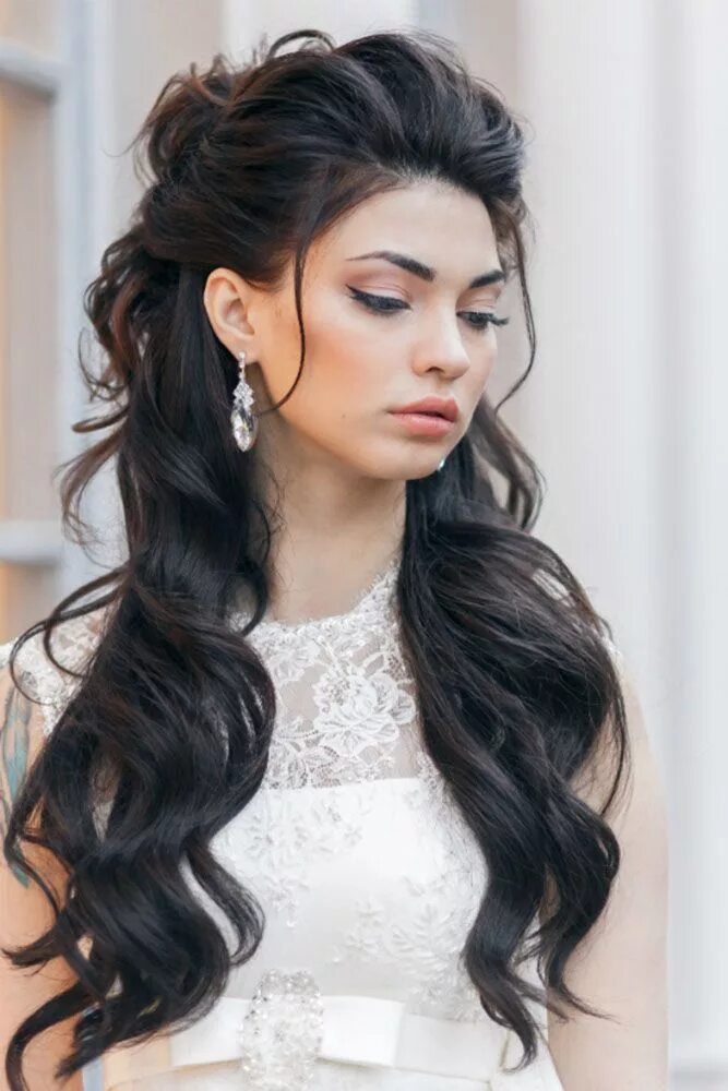 Прически на средние распущенные локоны 57 Half-Up, Half-Down Wedding Hairstyles: Top Looks + Expert Tips Half updo hair