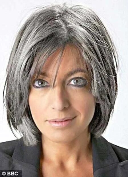 Прически на средние седые волосы Gray hair Beautiful gray hair, Hair highlights, Gray hair highlights