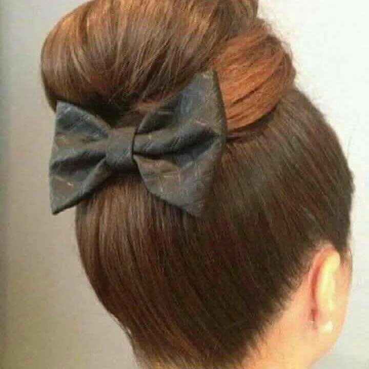 Прически на средние волосы бант Pin by Maryam HaSsan on Hair Girls Black hair bows, 1960s hair, Hair styles