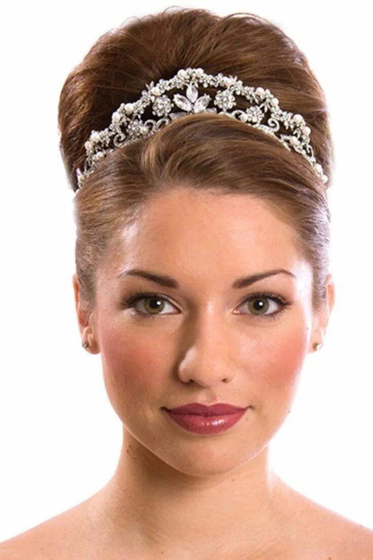 Прически на средние волосы диадема Wedding Hairstyles With Tiara Updo ... Tiara hairstyles, Elegant wedding hair, W