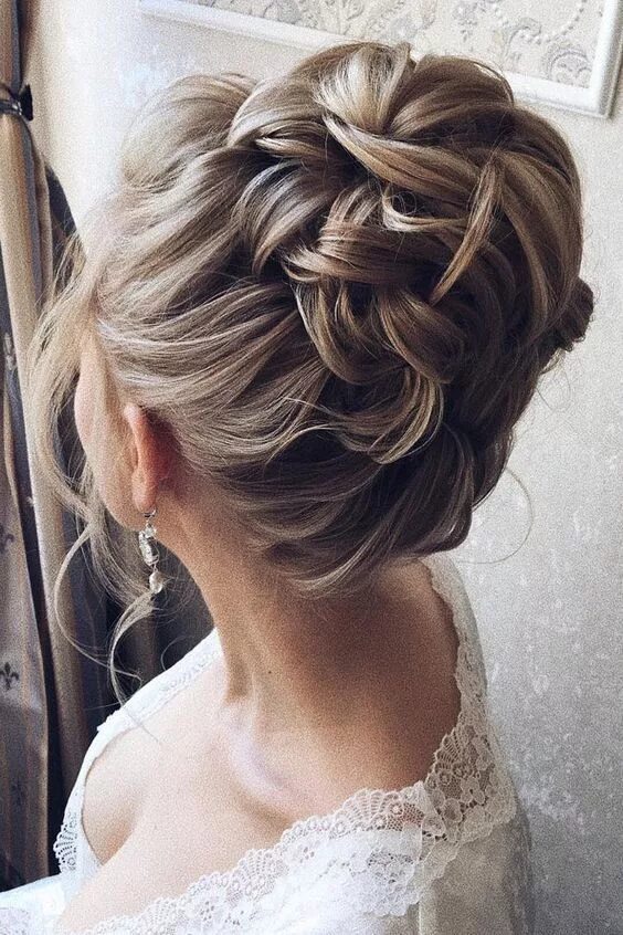 Прически на средние волосы на свадьбу гостям This beautiful wedding hair updo hairstyle will inspire you Medium hair styles, 