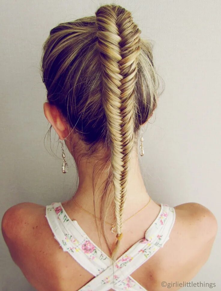 Прически на средние волосы рыбий хвост BURCU ARKUT: A Perfect Braid! Fish tail braid, Hairstyles for thin hair, Cool ha