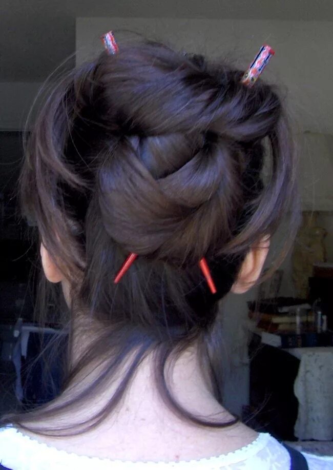 Прически на средние волосы с палочками Messy Hair Styles…The Messy Bun " A Mother's Journal A Bit of ... (With images) 