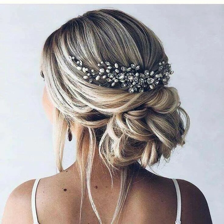 Прически на средние волосы с украшениями Pin by Nelly SANDEVA on Fashion style Wedding hairstyles, Bride hairstyles, Wedd